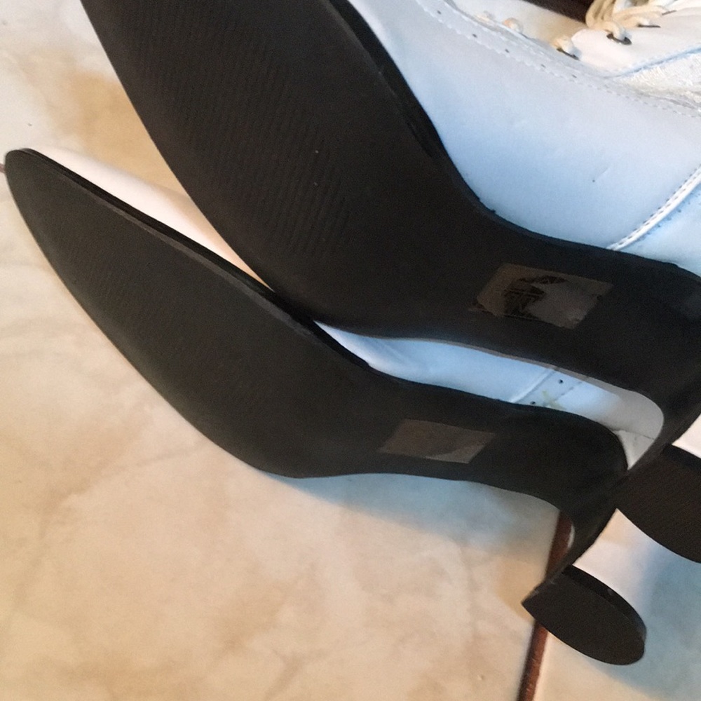 NWOT White “Good Witch” or Bride Dressy Boot - Picture 5 of 7